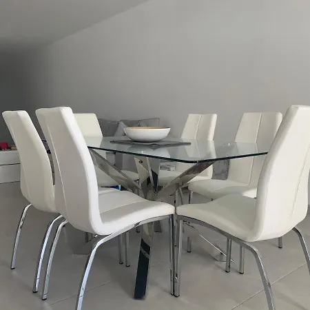 Appartamento New, Beautiful Modern 3 Bed Near The Sea Frount